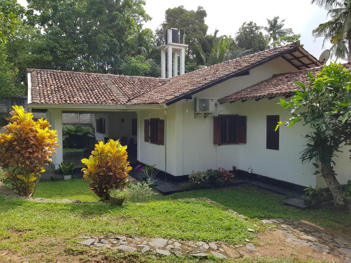 Chitra Ayurveda Hotel Bentota Exterior photo