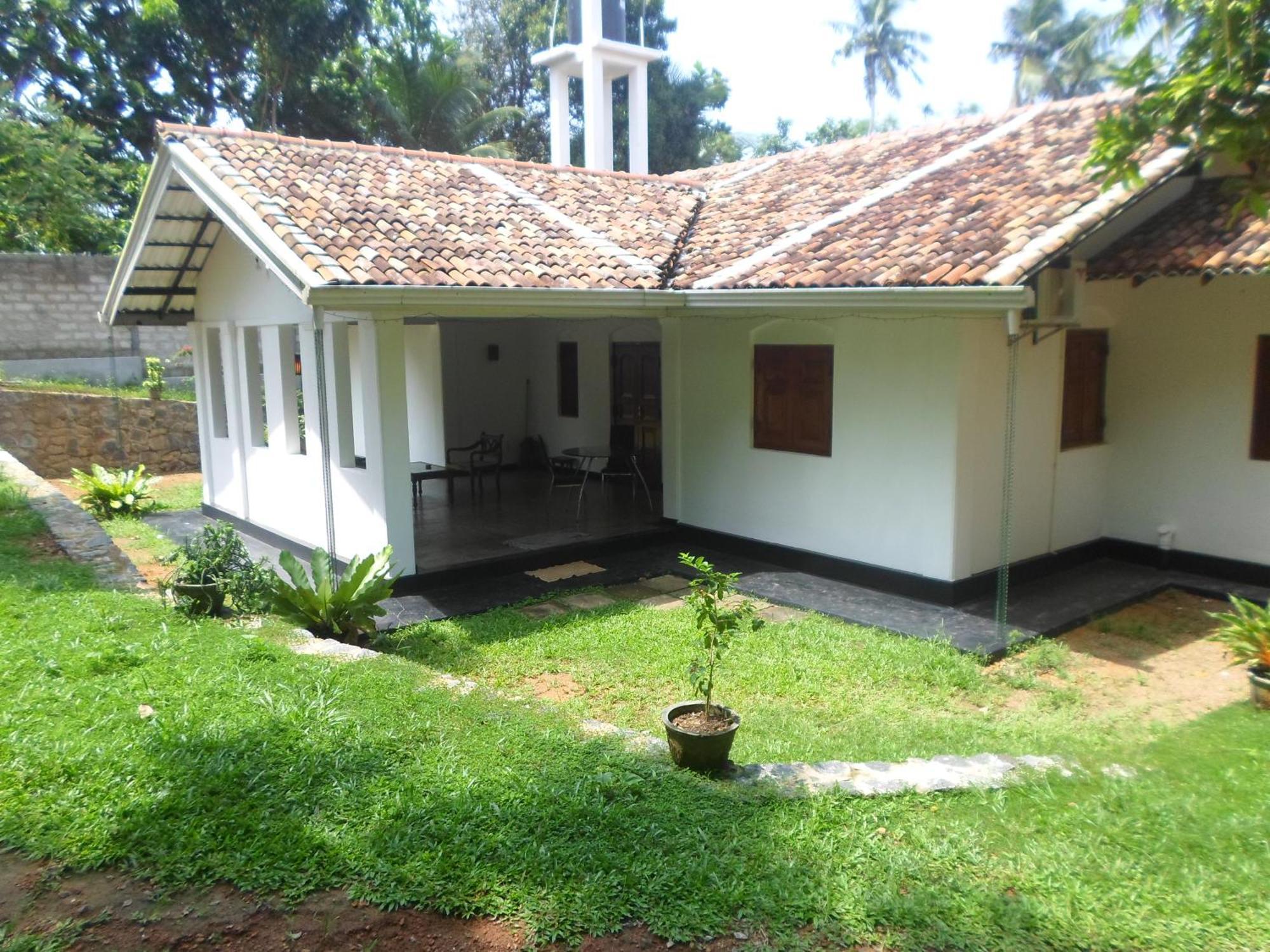Chitra Ayurveda Hotel Bentota Room photo